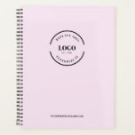 Eenvoudige Roze Minimalistische Custom Logo Brande Planner<br><div class="desc">Verhoog organisatie en branding met onze eenvoudige roze minimalistische aangepaste Logo-brandplanner: een stijlvolle en functionele herinnering voor uw gewaardeerde netwerk. Introductie van onze veelzijdige Simple Pink Minimalist Custom Logo Branded Planner - een harmonieuze mix van praktische bruikbaarheid en branding die stijl en organisatie naadloos integreert. Gemaakt om de zichtbaarheid van...</div>
