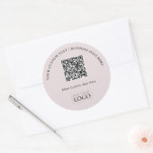 Eenvoudige Roze Zakelijke Logo QR Code Promotie Ronde Sticker (Envelop)