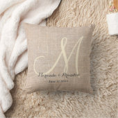 Eenvoudige rustieke Beige Burlap Monogrammed Kussen (Deken)