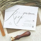 Eenvoudige Sage Green en White Modern Calligraphy RSVP Kaartje