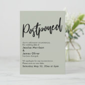 Eenvoudige Sage Green Uitgestelde bruiloft aankond Kaart (Staand voorkant)