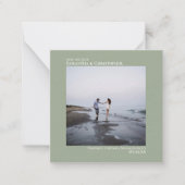 Eenvoudige Sage Groene Bruiloft Bewaar de Datum Fo Notitiekaartje (Voorkant)