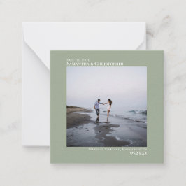 Eenvoudige Sage Groene Bruiloft Bewaar de Datum Fo Notitiekaartje