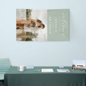 Eenvoudige Sage Groene Chique Foto Bruiloft Welkom Spandoek (Beurs)