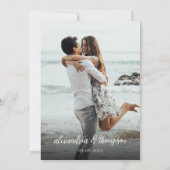 Eenvoudige Sage Groene Foto QR Code RSVP Bruiloft Kaart (Achterkant)