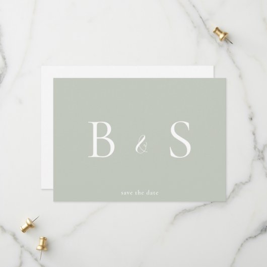 Eenvoudige Sage & Witte Monogram QR Code Save The Date (Voorkant / Achterkant in situ)