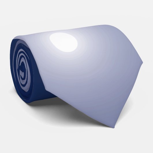 Eenvoudige samenstelling van witte en blauwe hemel stropdas (Opgerold)