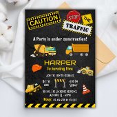 Eenvoudige schattige bouwwagen kinder 5e verjaarda kaart