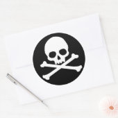 Eenvoudige schedel en kruisbeenderen Klassieke ron Ronde Sticker (Envelop)