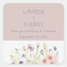 Eenvoudige schone bloemenbruiloft gepersonaliseerd