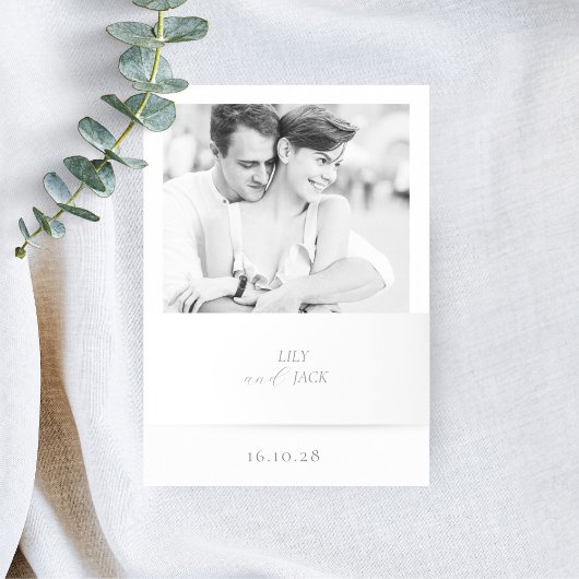 Eenvoudige schone chique witte hortensia bruiloft uitnodigingen wikkel