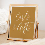 Eenvoudige Script Ochre Weddenkaarten en cadeaubon Poster<br><div class="desc">Eenvoudig en elegant trouwbord met de uitdrukking "Kaarten en Gifts" in wit schrift met een andere achtergrond. Pas het teken aan met optionele aangepaste tekst zoals uw namen,  trouwdatum,  dankjewel,  enzovoort. Het teken kan ook worden gebruikt voor andere evenementen zoals vrijgezellenfeesten,  baby showers,  verjaardagsfeestjes en nog veel meer!</div>