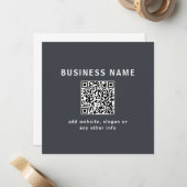 Eenvoudige sjabloon voor uw QR-code | Donkergrijs (Voorkant / Achterkant in situ)