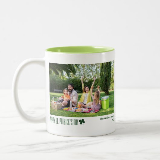 Eenvoudige St. Patrick's day Shamrocks familie fot Tweekleurige Koffiemok (Links)