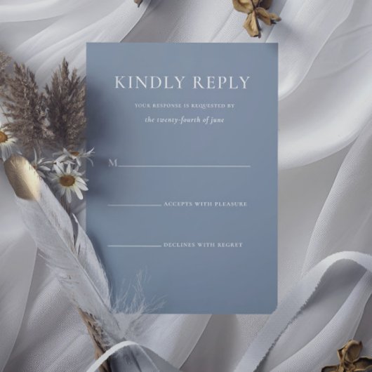 Eenvoudige stijlvolle stoffige blauwe monogram for RSVP kaartje