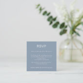 Eenvoudige Stofblauwe QR Code RSVP Informatiekaartje (Staand voorkant)