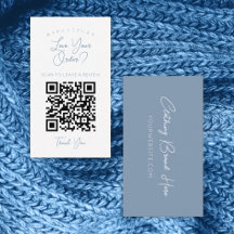 Eenvoudige Stofblauwe Script QR Code Laat een Revi