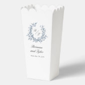 Eenvoudige stoffige blauwe Monogram Crest bruiloft Bedankdoosjes (Achterkant)