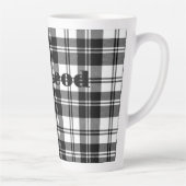 Eenvoudige Tartan Zwart-wit Monogram Naam | Latte Mok (Rechts)