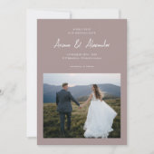 Eenvoudige Taupe Script Foto bruiloft Save The Date (Voorkant)