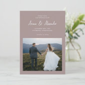 Eenvoudige Taupe Script Foto bruiloft Save The Date (Staand voorkant)