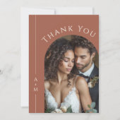 Eenvoudige Terracotta Monogram Trouwfoto Dank u Bedankkaart (Voorkant)