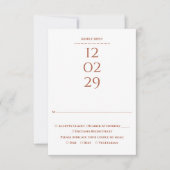 Eenvoudige terracotta speciale datum bruiloft RSVP kaartje (Voorkant)