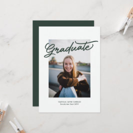 Eenvoudige trendy groene afstudeerfoto afstuderen kaart