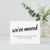 Eenvoudige Typografie die we hebben verplaatst Aankondigingskaart (Staand voorkant)