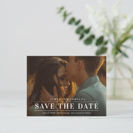 Eenvoudige Typografie Foto bruiloft bespaart datum Aankondigingskaart (Staand voorkant)