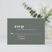 Eenvoudige Typografie Modern Sage Forest Wedding RSVP Kaartje (Staand voorkant)