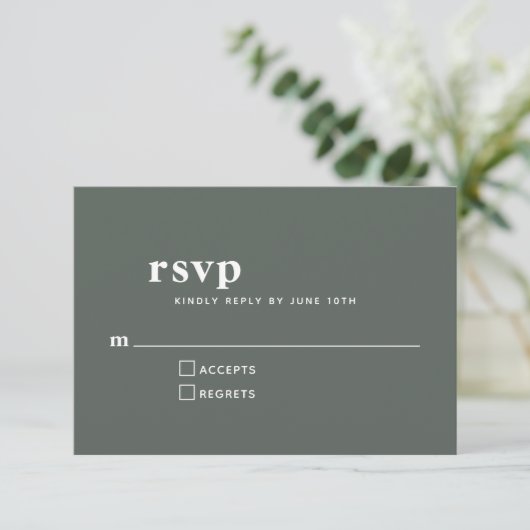 Eenvoudige Typografie Modern Sage Forest Wedding RSVP Kaartje (Staand voorkant)