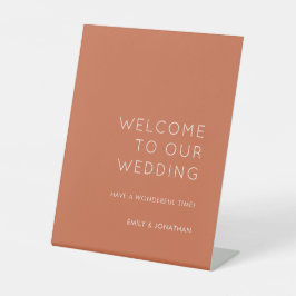 Eenvoudige Typografie Terracotta Welkom op bruilof Reclamebord Met Voetstuk
