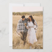 Eenvoudige typografie trouwkaart in zwart en wit kaart (Achterkant)