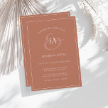 Eenvoudige uitnodiging voor een terracotta Monogra<br><div class="desc">Eenvoudige uitnodiging voor een terracotta Monogram huwelijk. Druk je trouwgasten stijlvol onder de indruk met deze trendy verbrande oranje trouwuitnodiging met een prachtig wit script, met de bruid en de bruidegom initialen op een terracotta achtergrond. Deze uitnodiging heeft een verbluffend donker oranje ontwerp, met moderne en minimale vibes, perfect voor...</div>