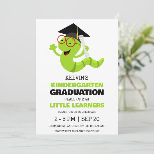 Eenvoudige uitnodiging voor het afstuderen van de  (Staand voorkant)