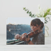 Eenvoudige uitnodiging voor Music Major Afstuderen (Staand voorkant)