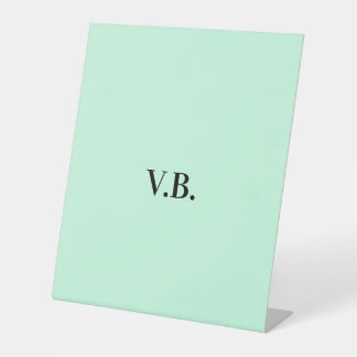 Eenvoudige vaste kleur voeg naamtekstmonogram toe reclamebord met voetstuk