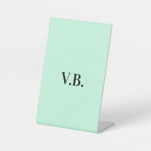 Eenvoudige vaste kleur voeg naamtekstmonogram toe reclamebord met voetstuk