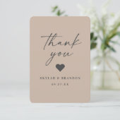 Eenvoudige vaste kleurenfoto Taupe Beige bruiloft Bedankkaart (Staand voorkant)