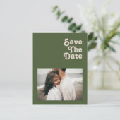 Eenvoudige Vibe Olive Green Photo Save the Date Uitnodiging Briefkaart (Staand voorkant)