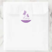Eenvoudige violette vlinder bruiloft aankondiging ronde sticker (Tas)