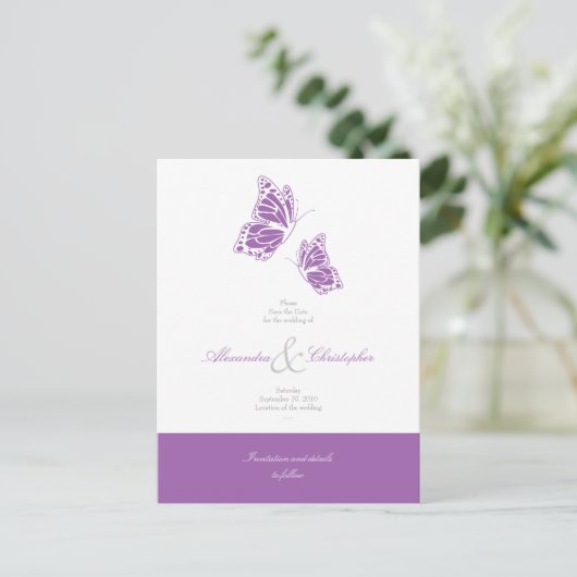 Eenvoudige Violette Vlinders Sla de datum bruiloft Aankondigingskaart (Staand voorkant)