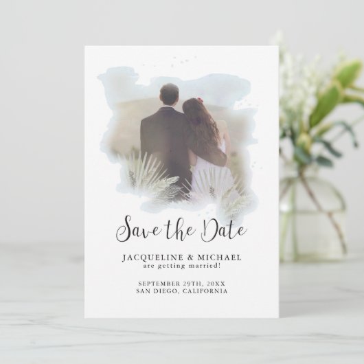 Eenvoudige Waterverf Modern Script Palm Foto blauw Save The Date (Staand voorkant)