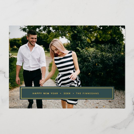 Eenvoudige wens | Nieuwjaarsfoto bewerkbare kleur Folie Feestdagenkaart (Voorkant)