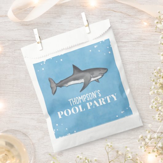 Eenvoudige whimsical Pool Party Sharks Blue Treat Bedankzakje (Geknipt)