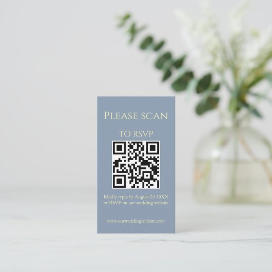 Eenvoudige Wildflower Blue QR-code & RSVP bruiloft Informatiekaartje (Staand voorkant)