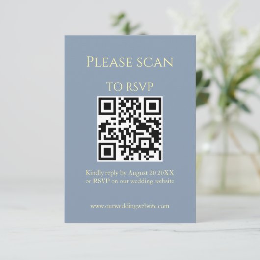 Eenvoudige Wildflower Blue QR-code & RSVP bruiloft Informatiekaartje (Staand voorkant)