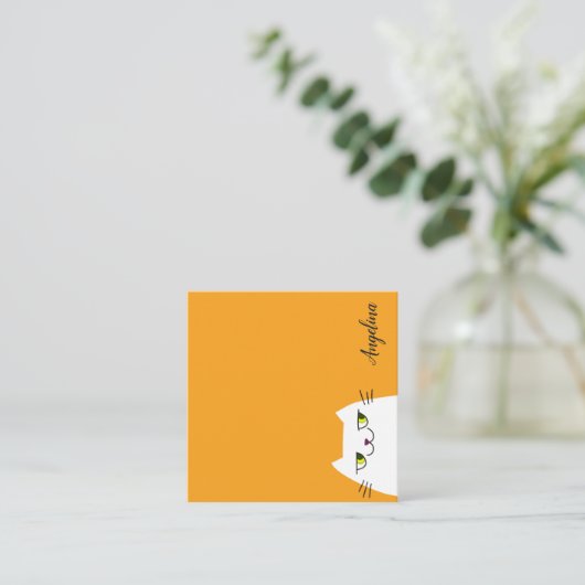 Eenvoudige Witte Kat Cartoon Funny Yellow Vierkante Visitekaartje (Staand voorkant)