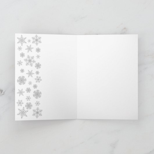 Eenvoudige witte kerstpijnboom op een zonnige dag feestdagen kaart (Binnen)